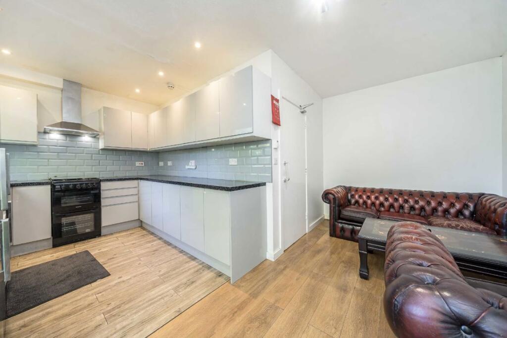 Main image of property: The Hamlet, Camberwell