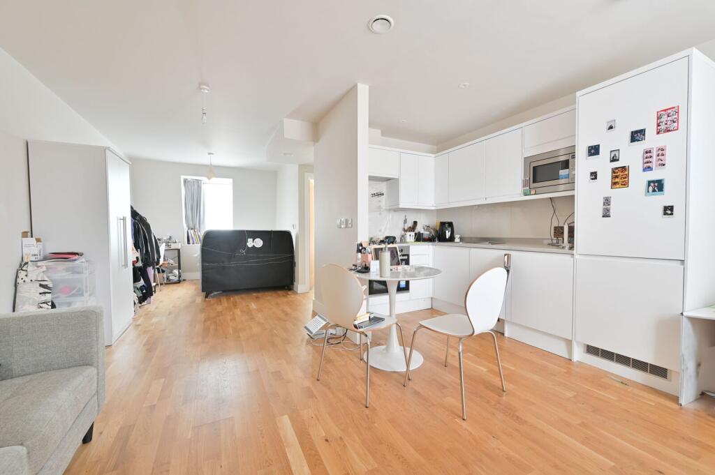Main image of property: Walworth Road, Elephant and Castle, London, SE17