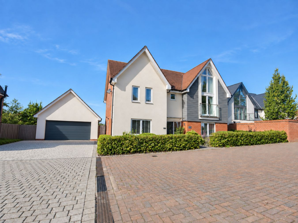 Main image of property: Oxlease Meadows, Romsey, SO51