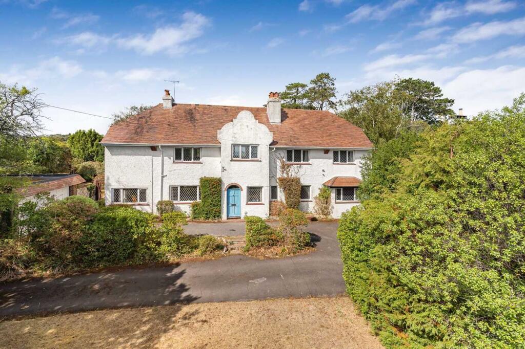 Main image of property: Oxlea Road, Torquay, Devon, TQ1 2HF
