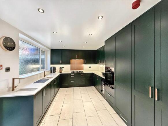 117 Ocean - Kitchen.jpg