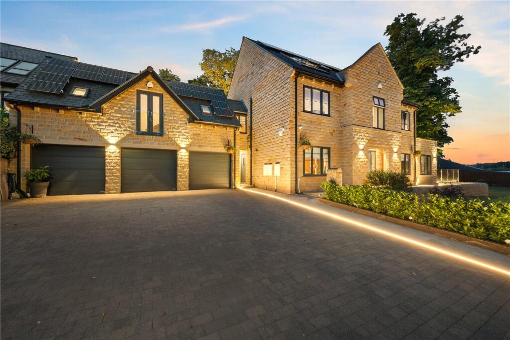 Main image of property: Ivy House, Knowl Park Gardens, Mirfield, West Yorkshire