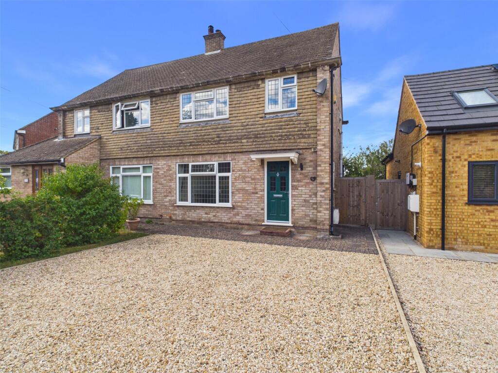 Main image of property: The Avenue, Chinnor, OX39