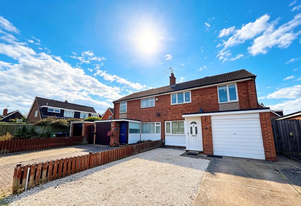 Main image of property: Glebe Road, Stratford-upon-Avon, CV37 9JZ