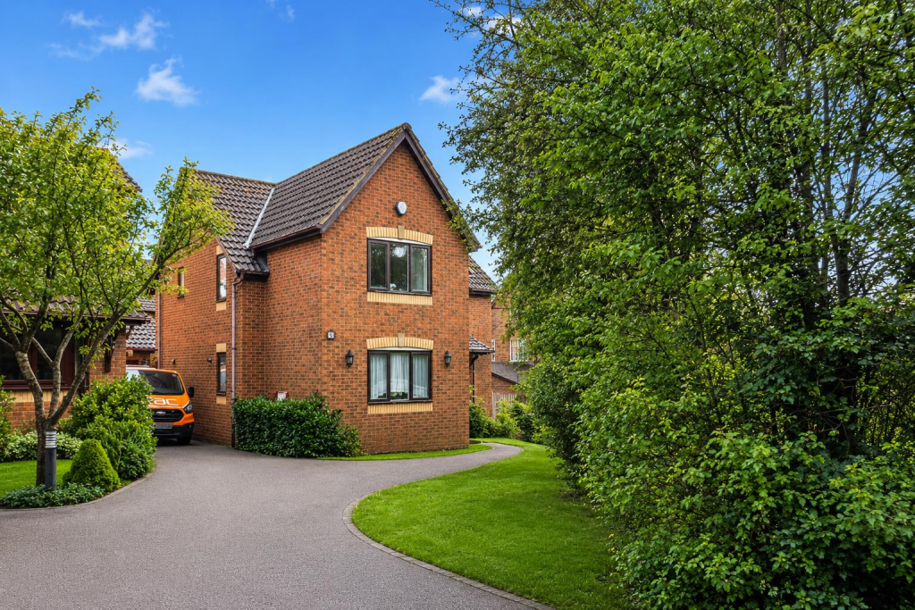 Main image of property: Rosecomb Place, Shenley Brook End, Milton Keynes
