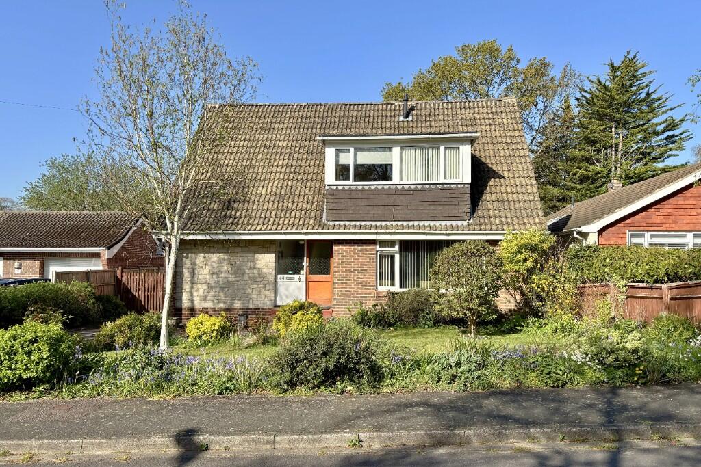 Main image of property: Hocombe Drive, Hiltingbury, Chandler's Ford, SO53