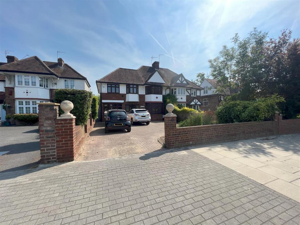 Main image of property: Great North Road, New Barnet