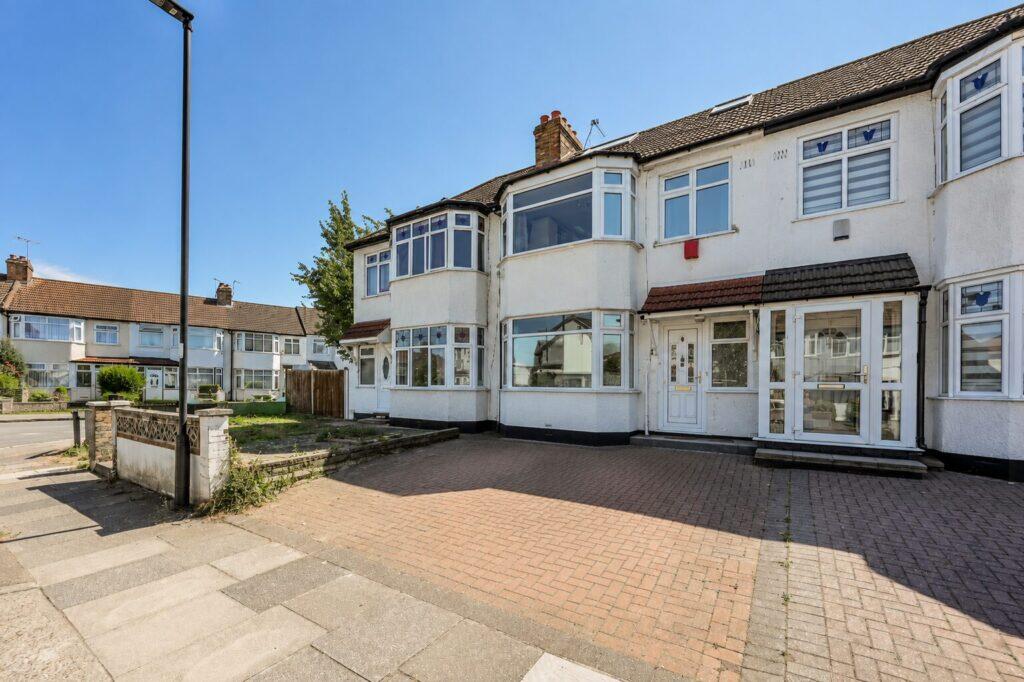 Main image of property: Pembroke Road - Palmers Green - London - N13