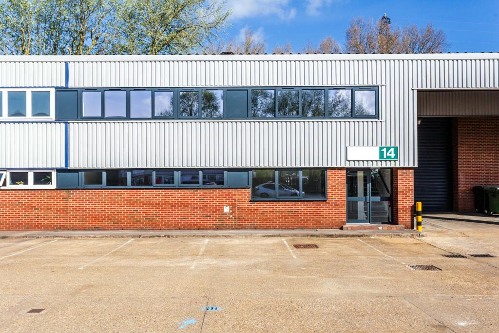Unit 14, Stocklake Industrial Park