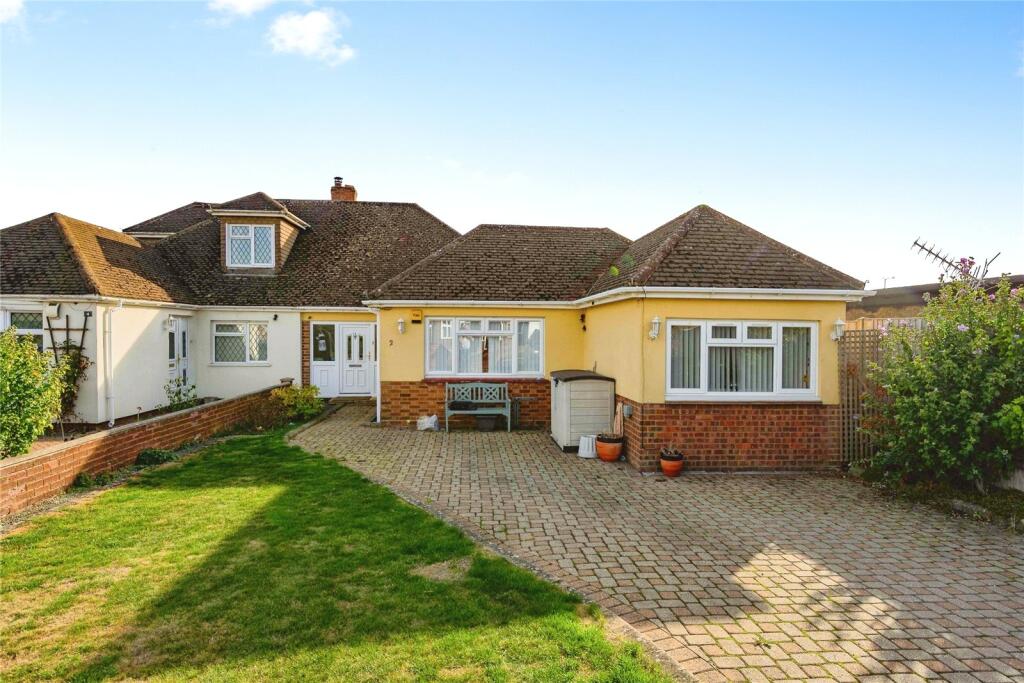 Main image of property: Elm Avenue, Caddington, Luton, Bedfordshire, LU1