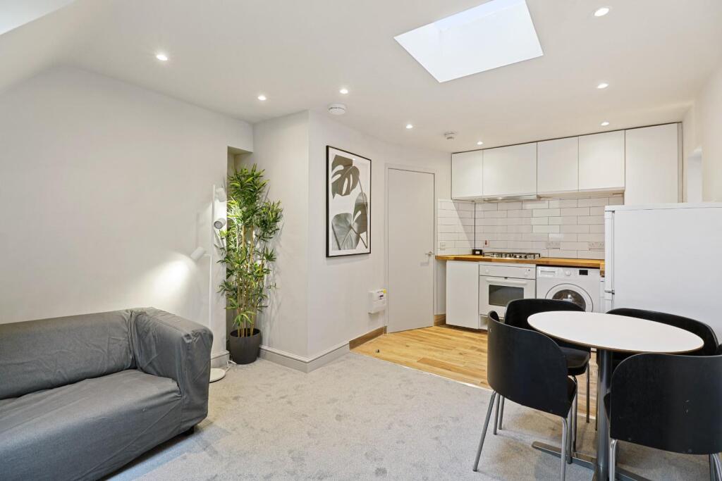 Main image of property: Highgate, N6