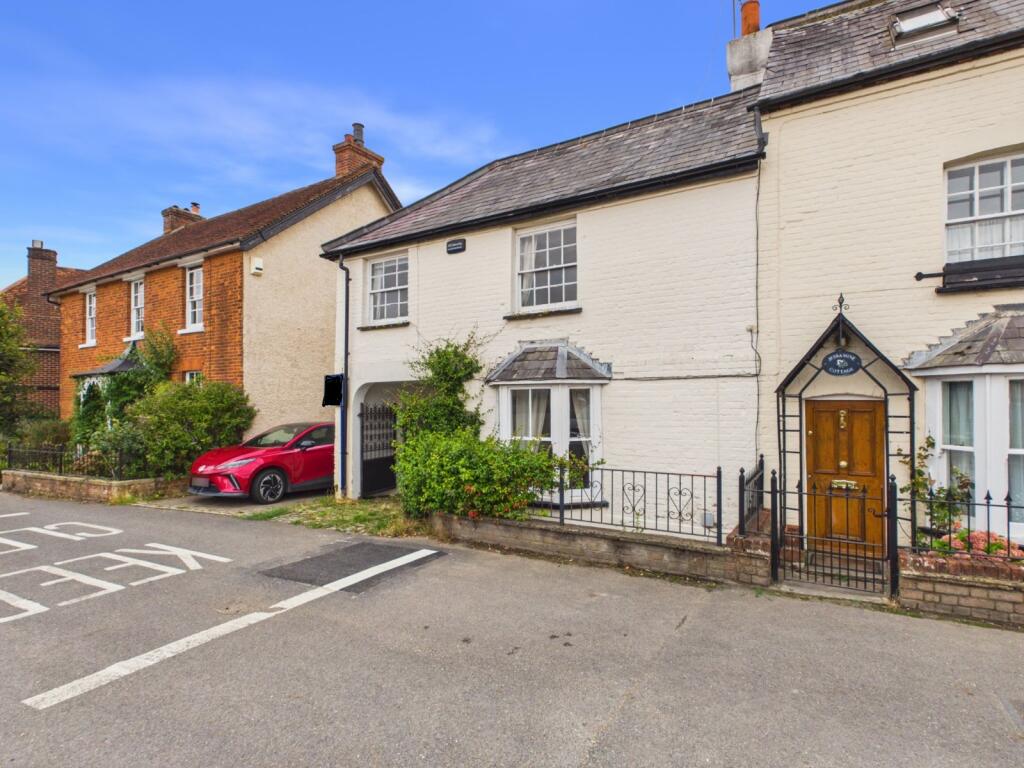 Main image of property: Gold Hill East, Chalfont St. Peter, Buckinghamshire, SL9