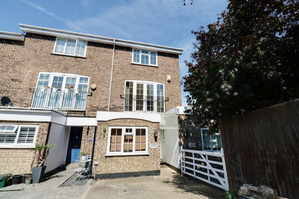 Main image of property: Thirlmere Rise
