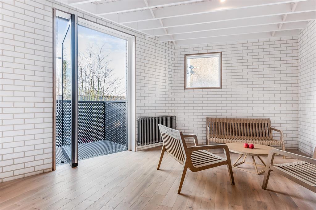 Main image of property: Catford Broadway, London, SE6 4SN