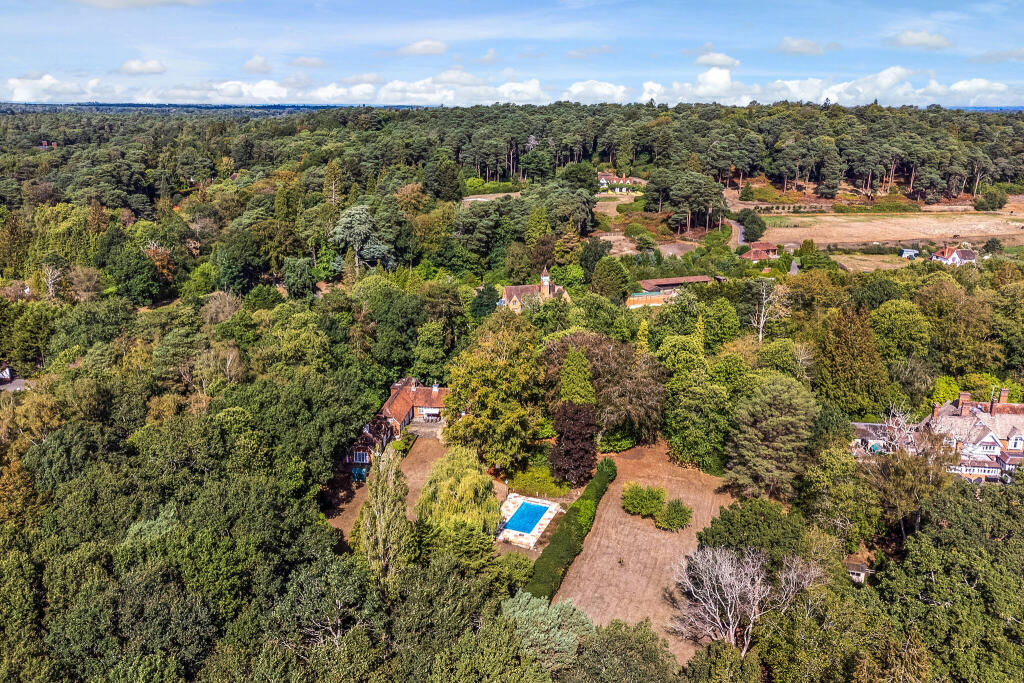 Main image of property: Chertsey Road, Windlesham, GU20