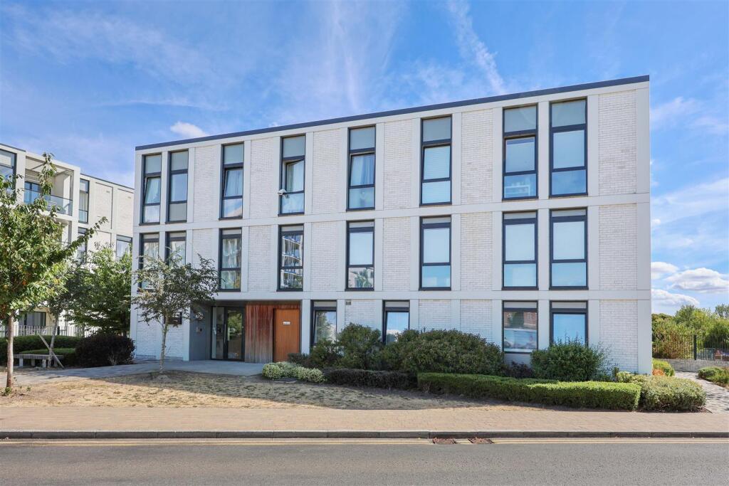 Main image of property: Hornchurch Road, Uxbridge, UB10