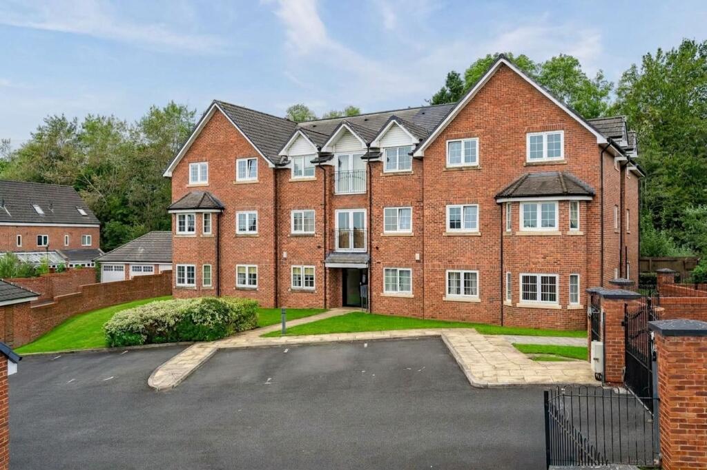 Main image of property: Colliers Grove, Atherton, M46 | 2-Bed Apartment with En-Suite & Secure Gated Parking