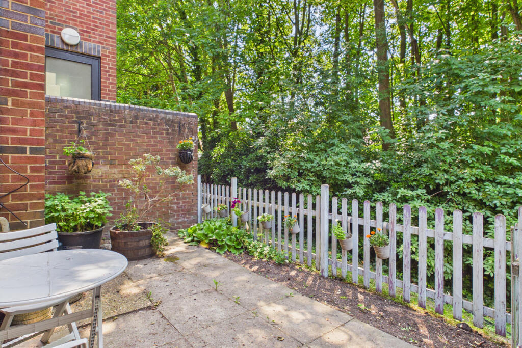 Main image of property: Clarendon Close, Hemel Hempstead, HP2