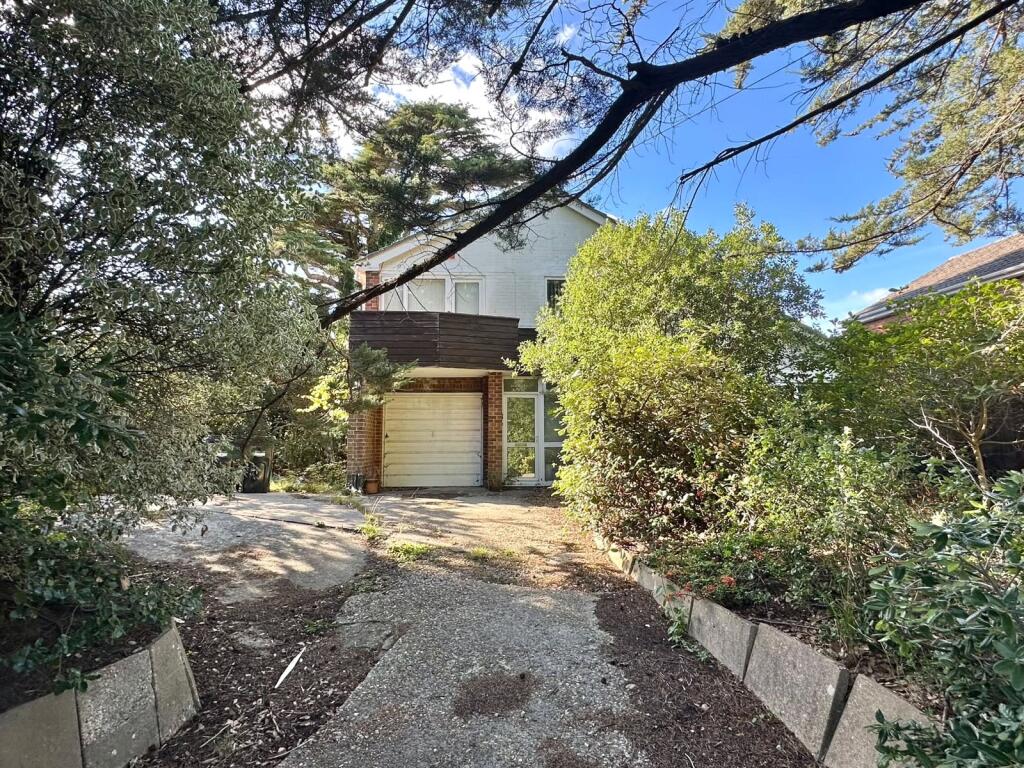 Main image of property: New Valley Road, Milford on Sea, Lymington, Hampshire, SO41