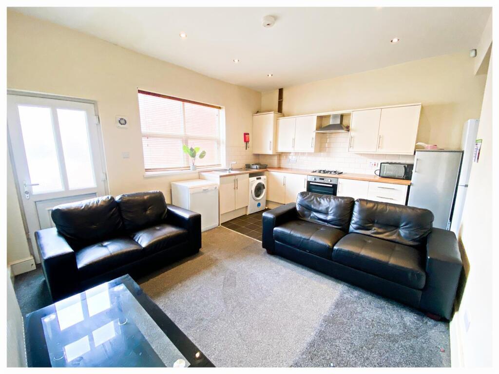 Main image of property: 99 (4) Club Garden Road, Sharrow