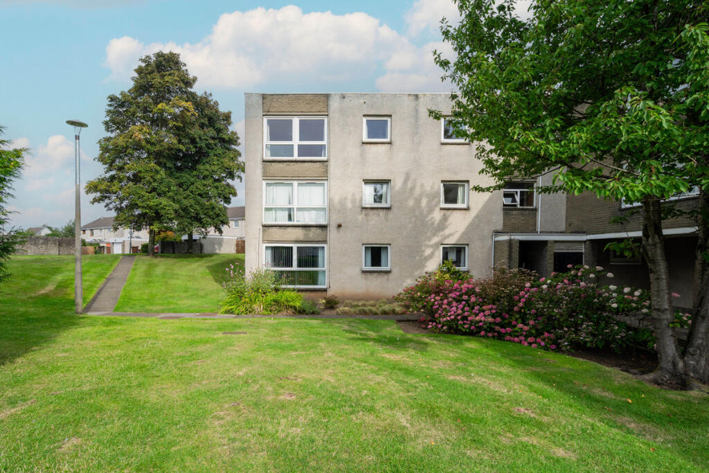 Main image of property: 2 Flat 12 Mortonhall Park Place, Edinburgh, EH17