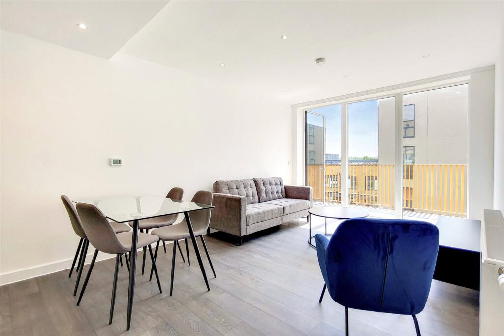 Main image of property: 463 Purley Way, Croydon, London, CR0