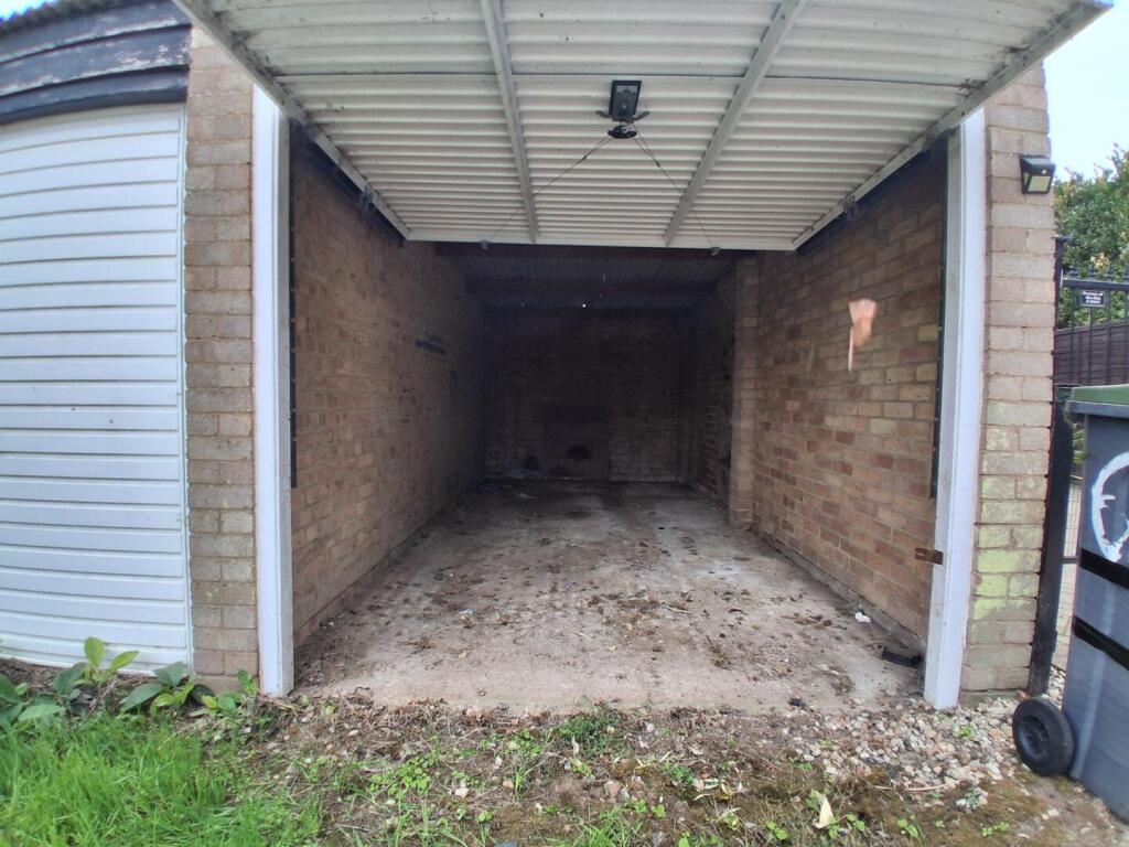 Main image of property: Garage 1 Rochford Road, Westcliff-On-Sea, Southend-On-Sea