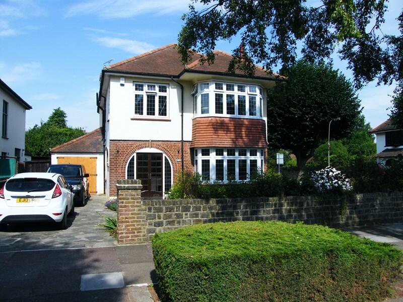 Main image of property: Parkanaur Avenue, Thorpe Bay, Essex, SS1
