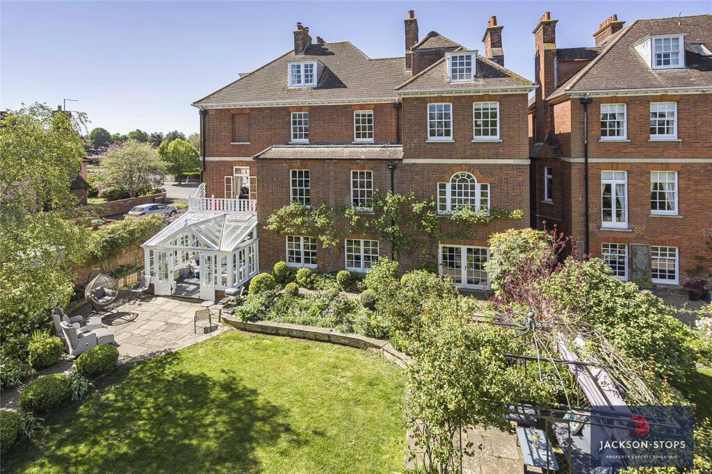 Main image of property: The Avenue, Newmarket, Suffolk, CB8