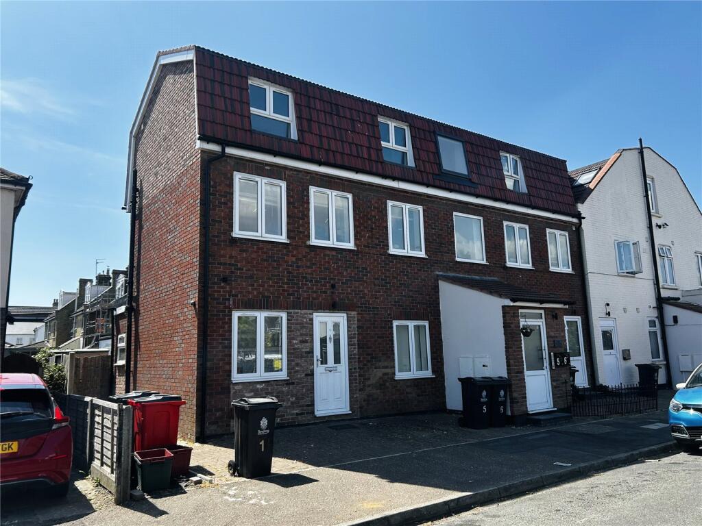 Main image of property: Wellesley Road, Clacton-on-Sea, Essex, CO15