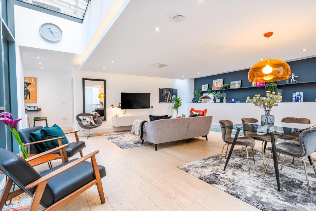 Main image of property: Lincoln's Inn Fields, London WC2A