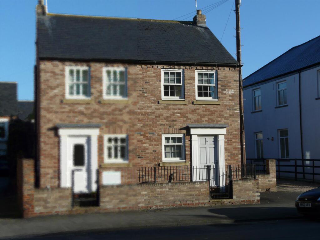Main image of property: Chapmangate, Pocklington, York, East Riding of Yorkshire, YO42 2AY