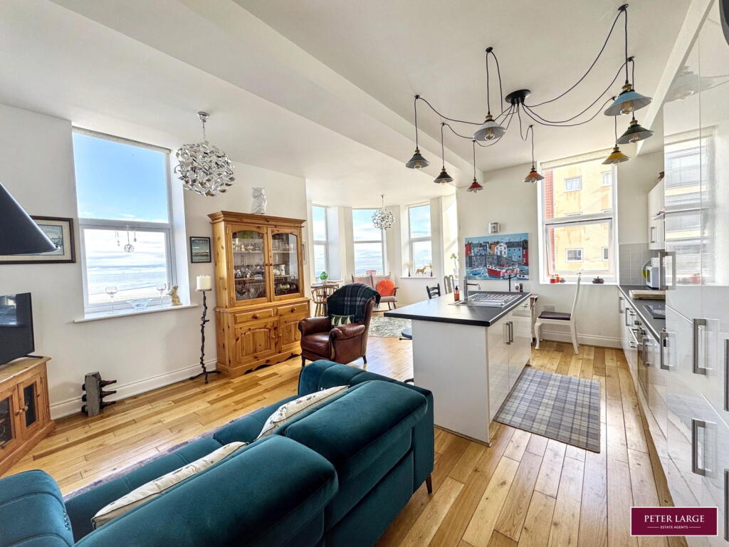 Main image of property: 83 - 84 West Parade, Rhyl, Denbighshire LL18 1HX