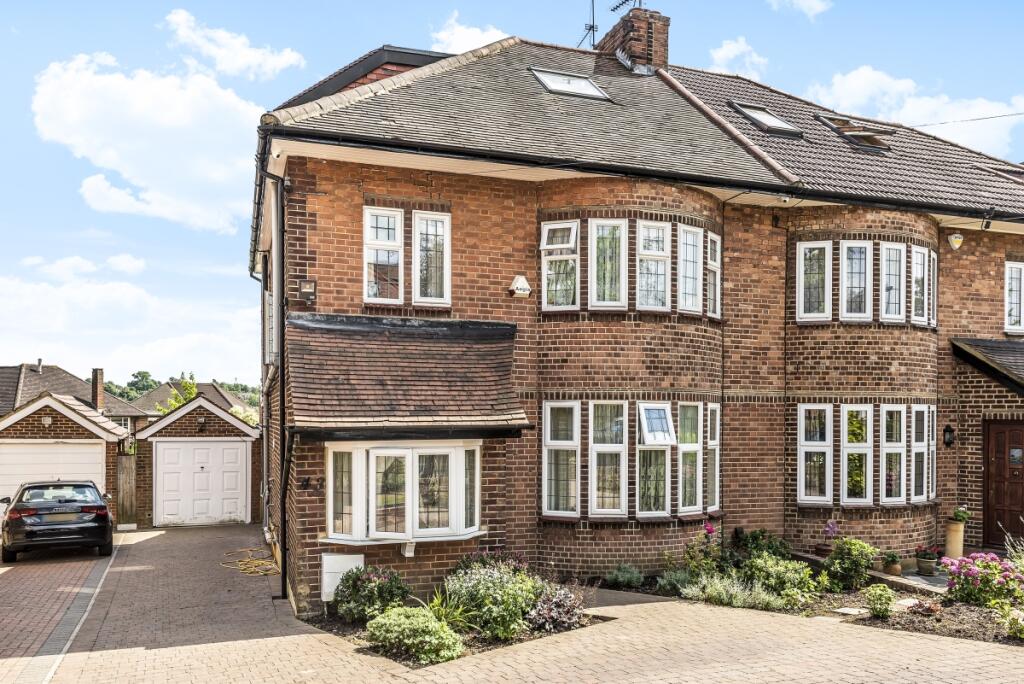 Main image of property: Cissbury Ring South, London, N12