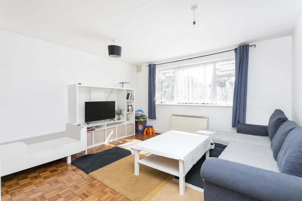 Main image of property: Bromley Road, Catford, London, SE6