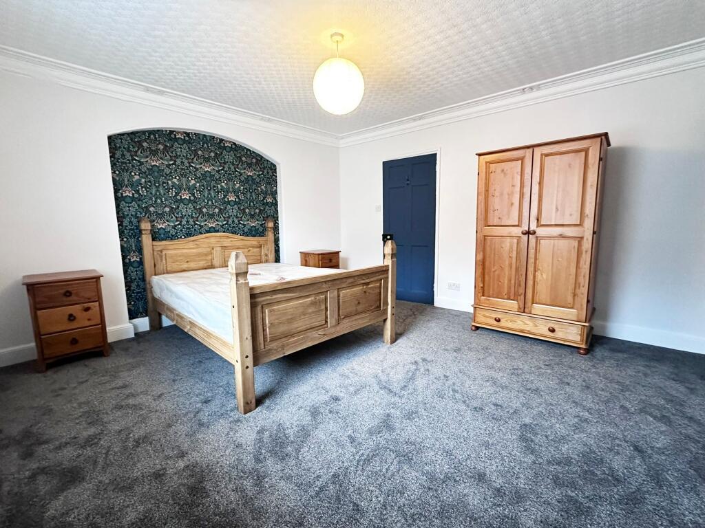 Main image of property: Gillygate, York, YO31