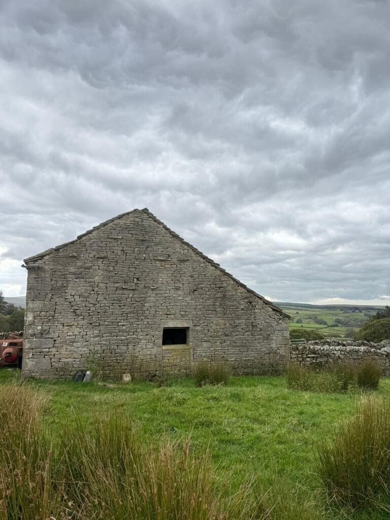 Main image of property: STARKERS BARN