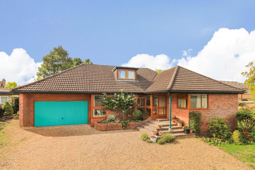 Main image of property: Eversley Close, Cottenham, Cambridge