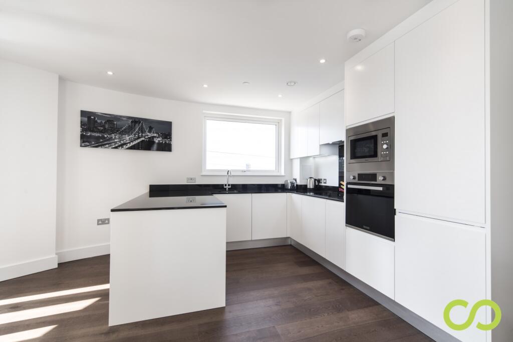 Main image of property: Gateway Tower, Western Gateway, E16