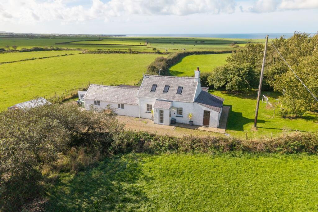 Main image of property: Lon Cae Glas, Edern, Pwllheli, LL53