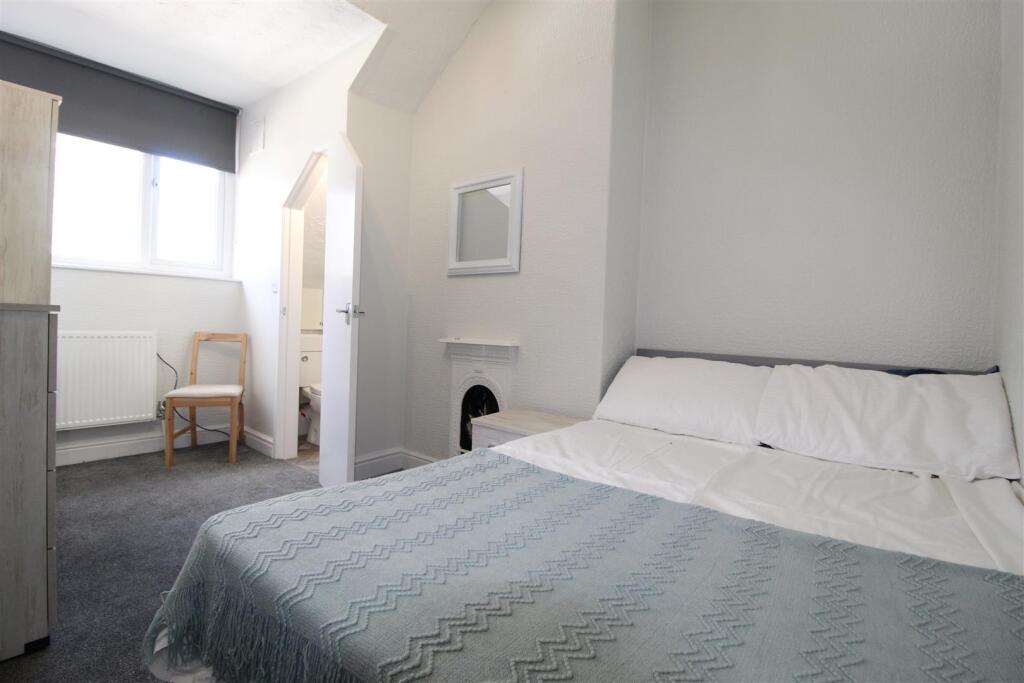 Main image of property: Glebe Avenue, Leeds