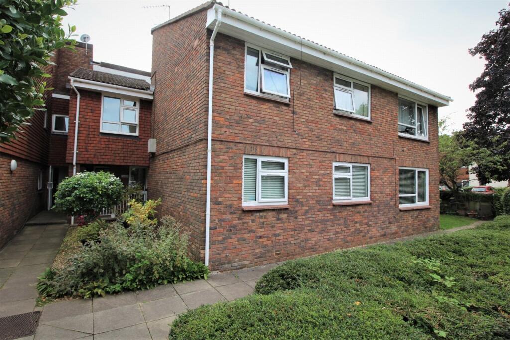 Main image of property: Bankside, Farnham, GU9