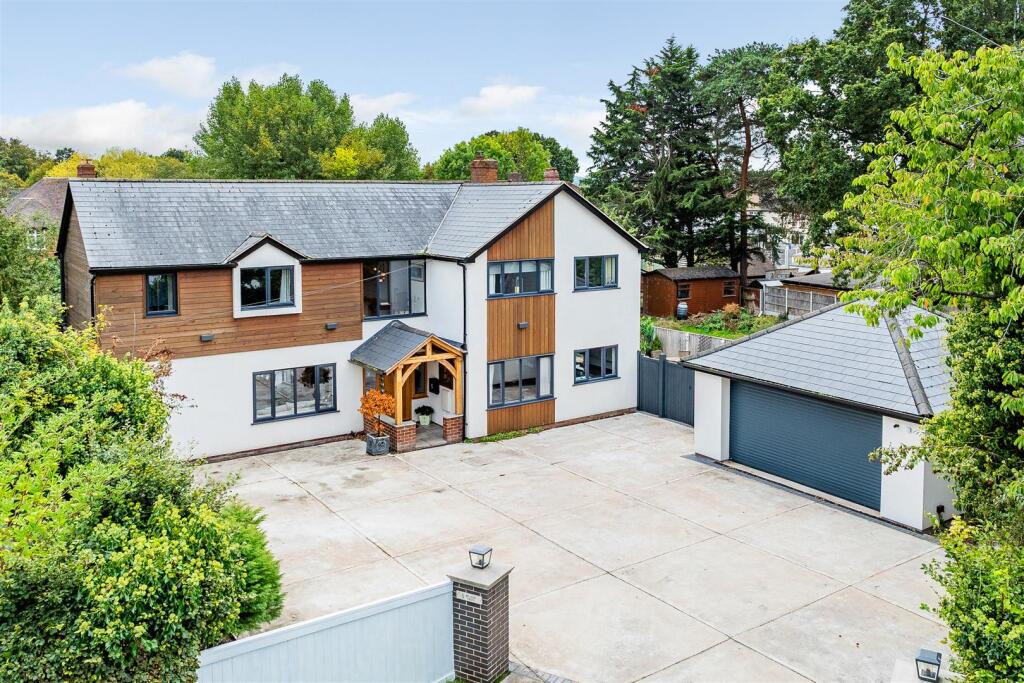 Main image of property: 5 Chestnut Close, Shrewsbury, SY3 8UJ