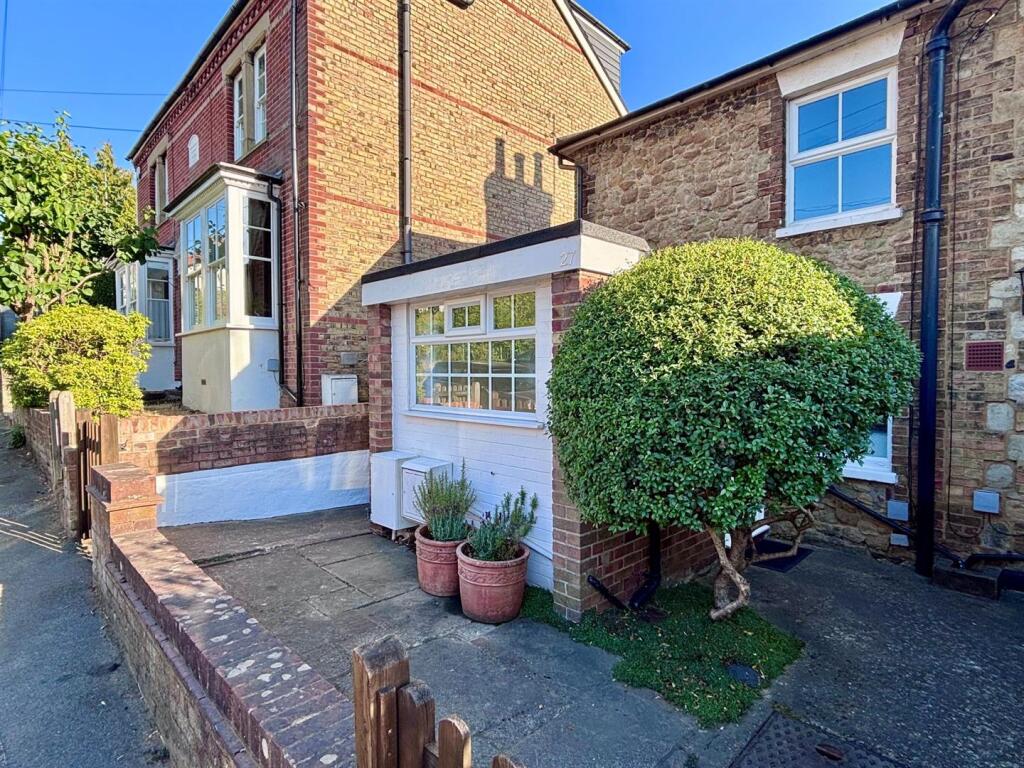 Main image of property: Quakers Hall Lane, Sevenoaks