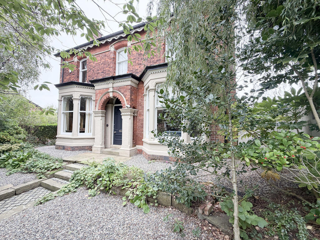 Main image of property: 30 Breck Road, Poulton-Le-Fylde, FY6 7AQ