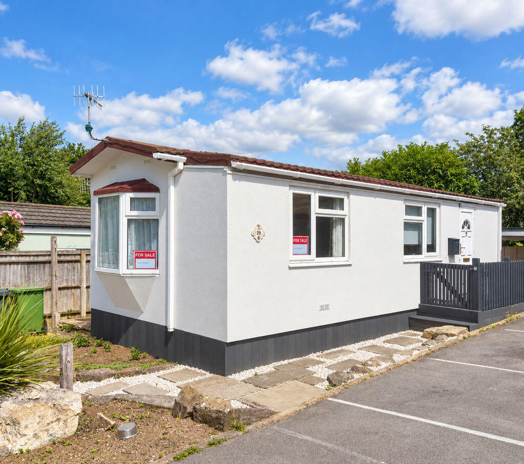Main image of property: Beautifully Renovated One-Bedroom Park Home | Dagley Farm Park, Near Guildford