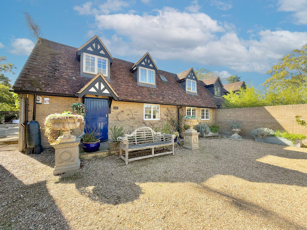 Main image of property: Cozy Cottage, Crafton