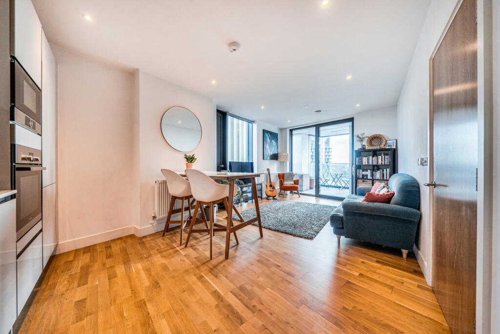 Main image of property: Station Road, London