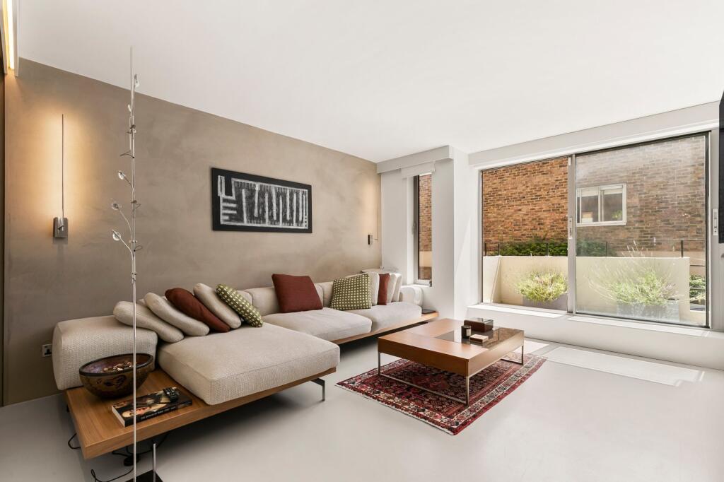Main image of property: Shaftesbury Mews, London, W8
