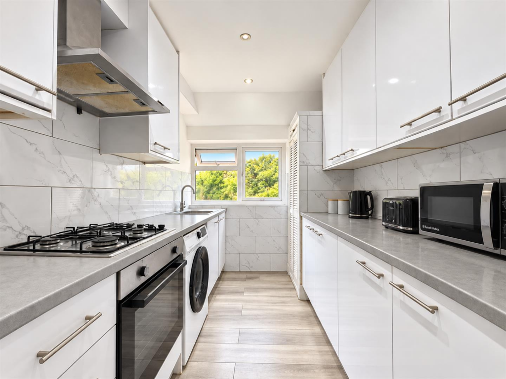 Main image of property: Worthing Road, Heston, TW5